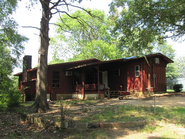 2nd image of 8 Walker St