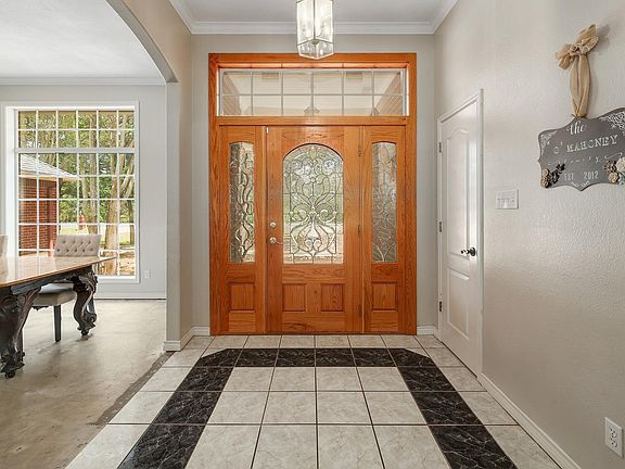 3rd image of 286 Arbors Cir