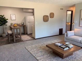 3863 Paige Dr, Waterloo, IA 50702