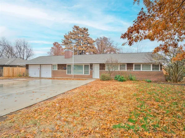 2924 Mockingbird Ln, Midwest City, OK 73110