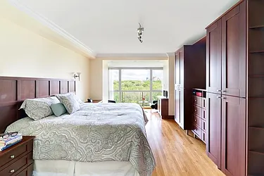 Rented by R New York