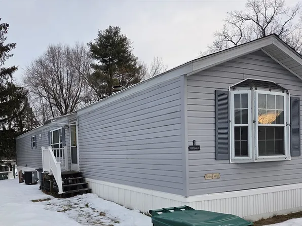 83 Clark Rd #1, Shirley, MA 01464