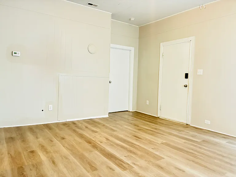 408 Leland St — Photo 8