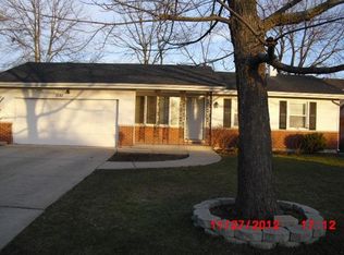 1131 Austin Ave, Aurora, IL 60505