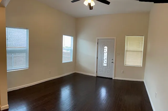 1 bed, 730 sqft, $1,050 — Photo 2