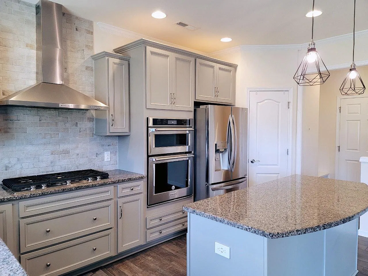4 bed, 2.5 bath, 3104 sqft, $3,150 — Photo 3