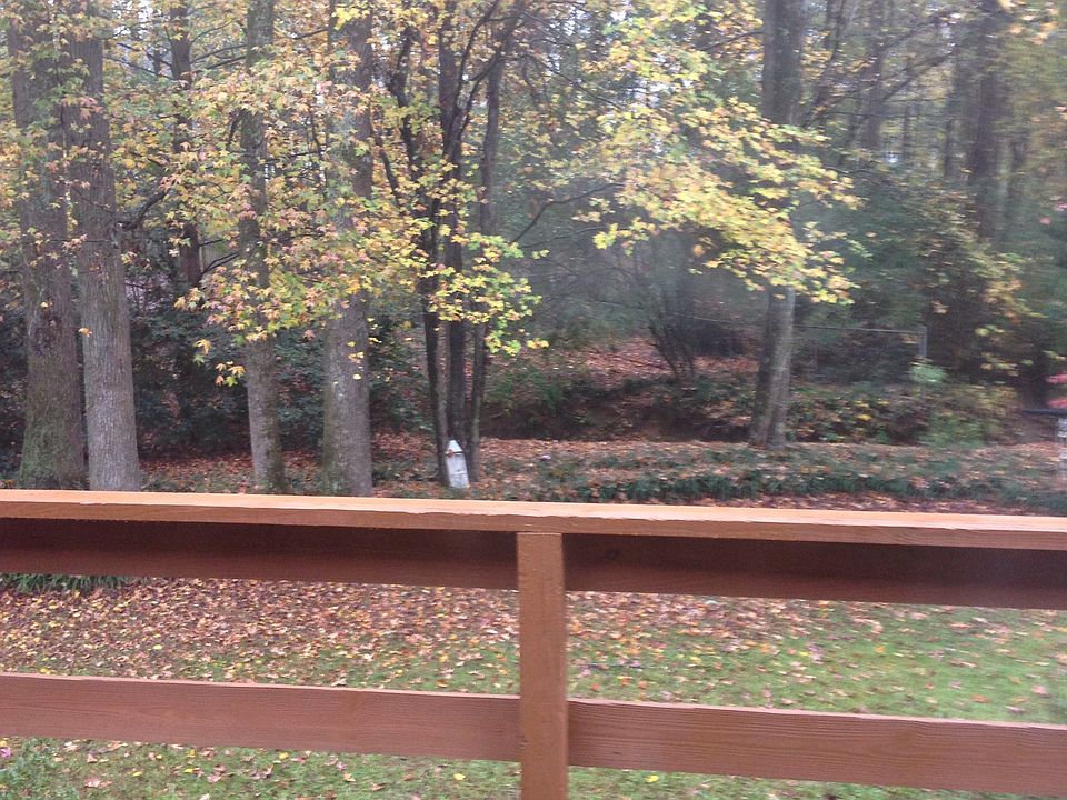 2nd image of 102 Saint Charles Pl