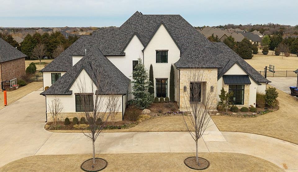 1st image of 2603 S Loblolly Ln