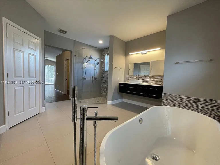 4023 Turnstone Ct — Photo 35