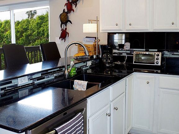 4th image of 124 E Bahama St #11