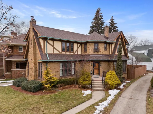 4734 West Woodlawn COURT, Milwaukee, WI 53208
