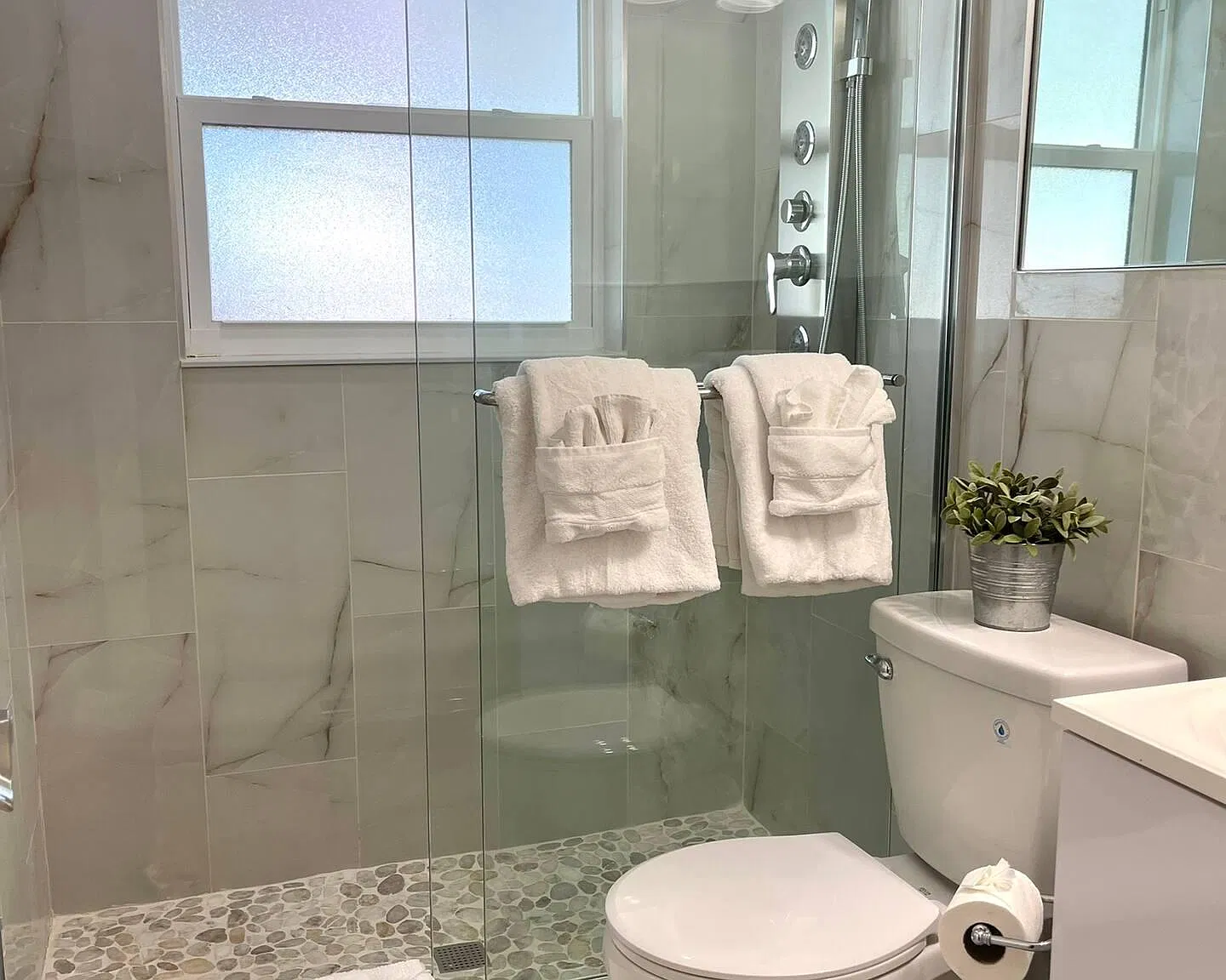 2 bed, 2.0 bath, 1200 sqft, $1,481 — Photo 2