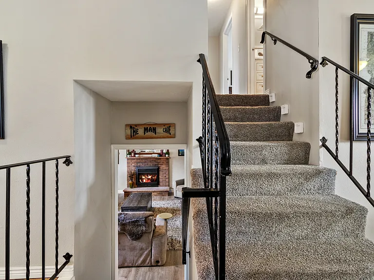 1897 E Quincy Dr — Photo 16