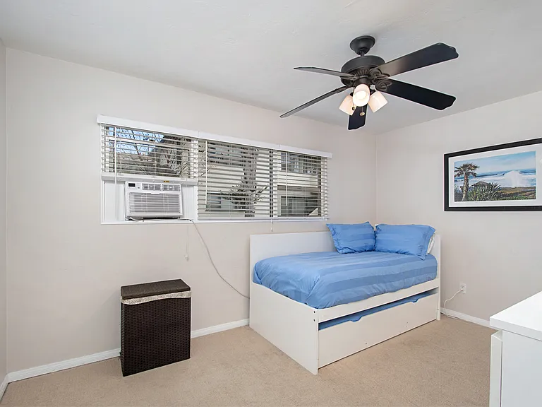 1057 Grand Ave #1057 — Photo 4