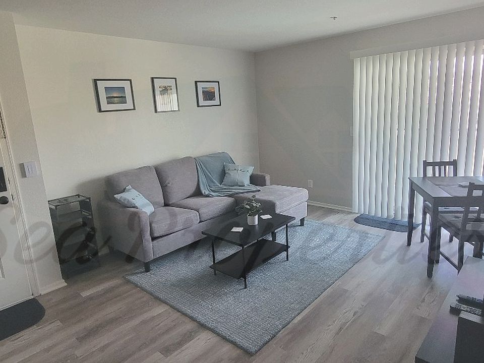 Living Room/Dining Room