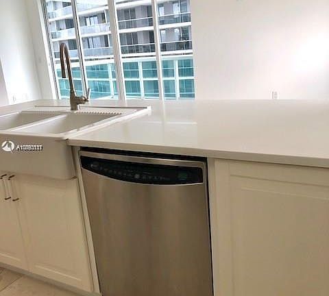 2nd image of 1800 N Bayshore Dr APT 2815