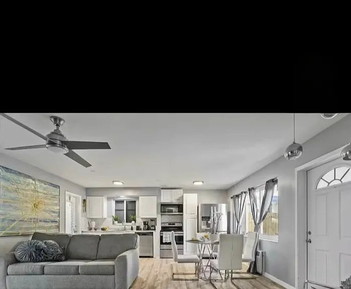 420 SE 9th Ct — Photo 5
