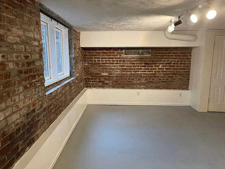 502 S 34th St — Photo 16