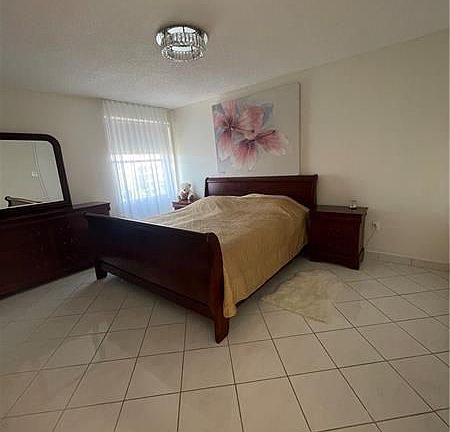 5th image of 17620 Atlantic Blvd APT 517
