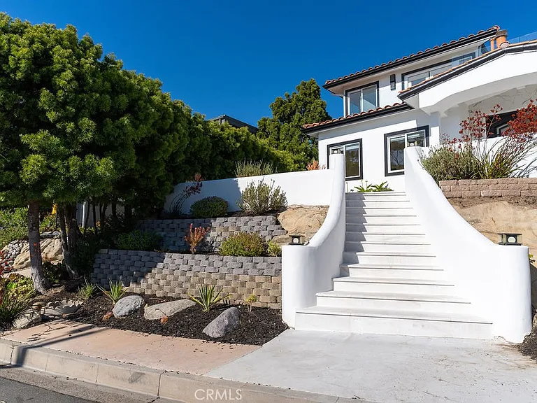 2850 Zell Dr — Photo 5