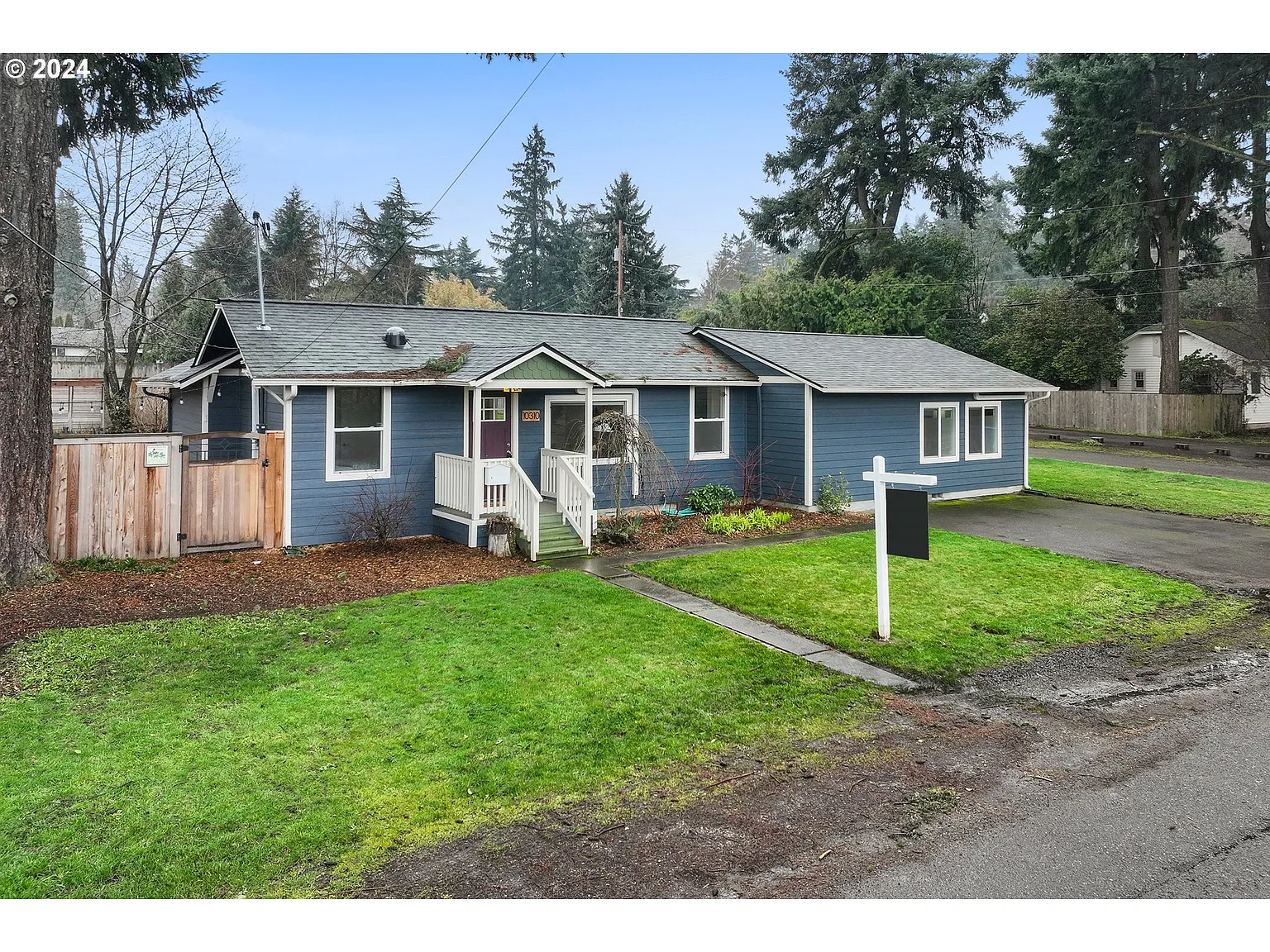 10310 NE Shaver St photo 1