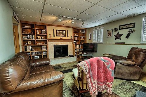 3rd image of 3937 Nile Ave