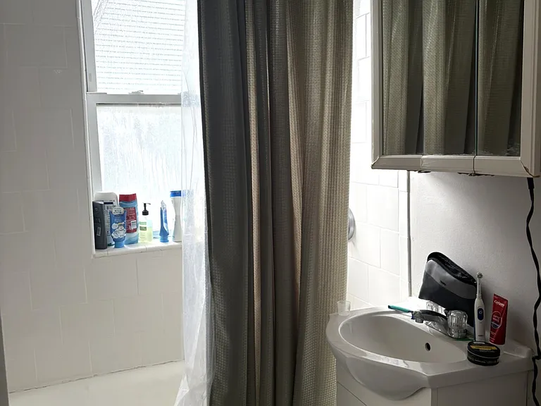 27 Lanark Rd #6 — Photo 11