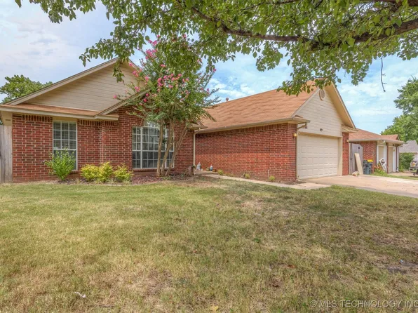 13788 S Oak Pl, Glenpool, OK 74033