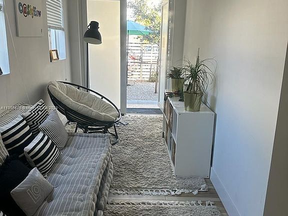 4th image of 3620 Thomas Ave #3620
