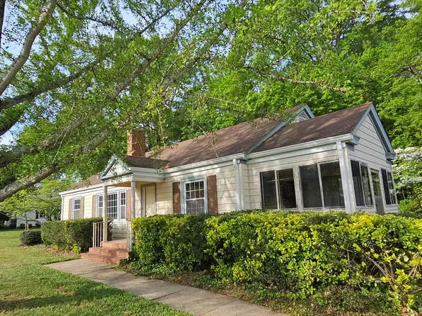 379 Old Rock Rd, Clarksville, VA 23927