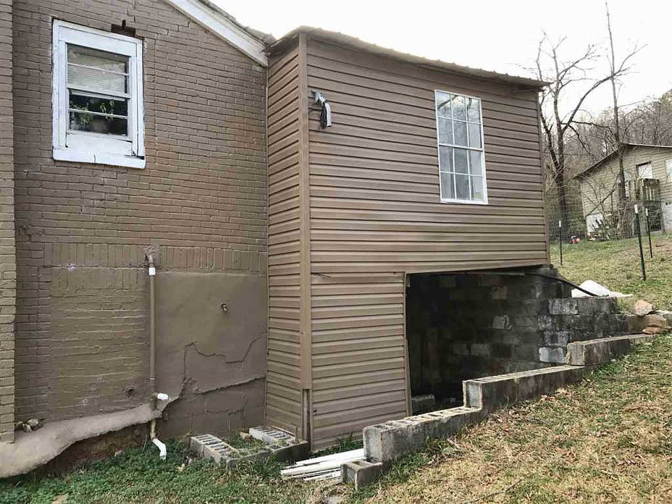 2nd image of 608 6th Ave