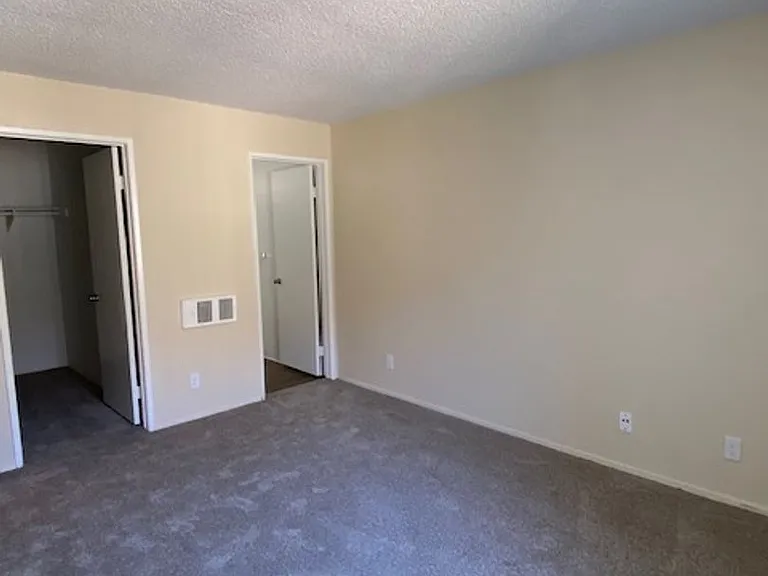 Summer Brook Apartments — Photo 43