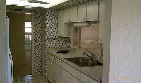2nd image of 3760 Hampshire Ln