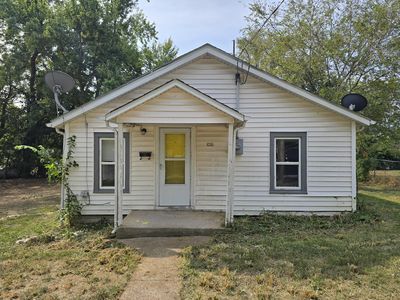 1018 E Locust, Bolivar, MO, 65613