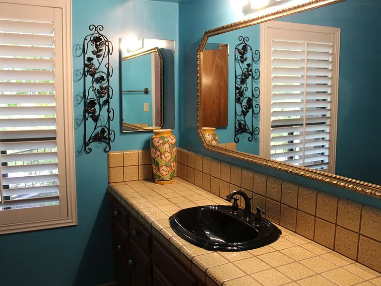 4301 Flintridge Dr — Photo 34