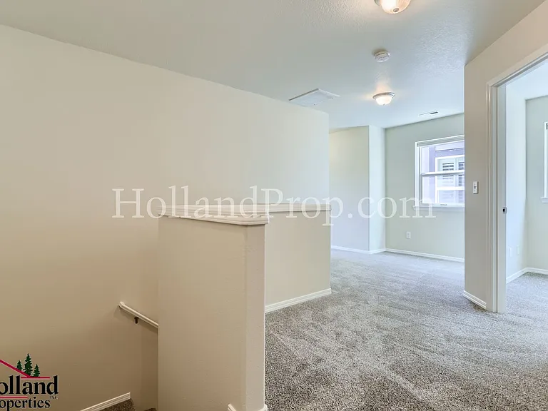 1094 SE Alika Ave — Photo 23
