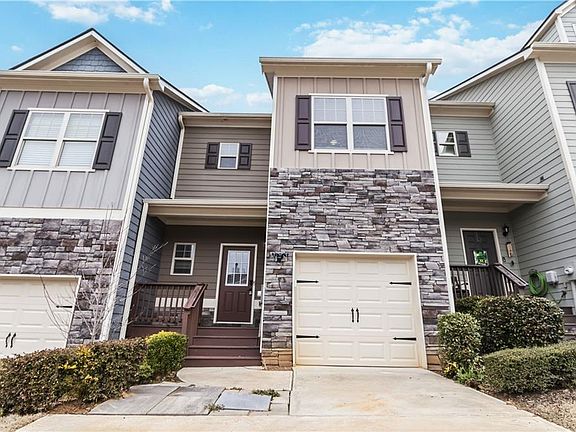 2nd image of 116 Spring Way Sq