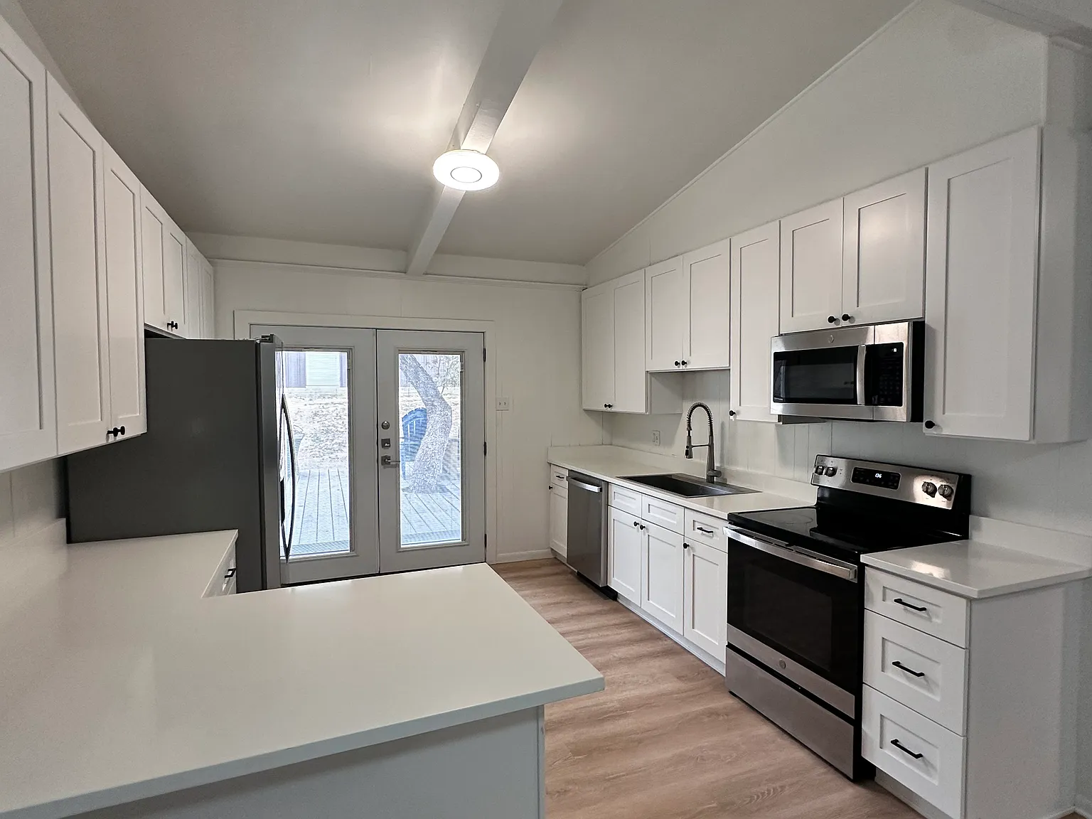 2 bed, 1024 sqft, $1,575 — Photo 3