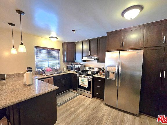 3rd image of 2915 E 60th Pl Unit D
