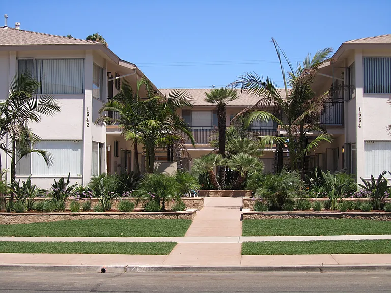1546 Diamond St — Photo 2