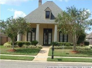 8584 Grand View Dr, Baton Rouge, LA 70809