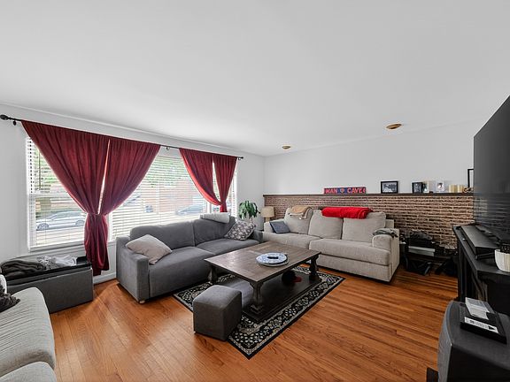 5th image of 7941 Karlov Ave