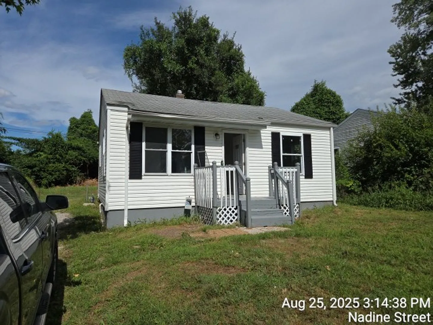 227 Nadine St photo 1