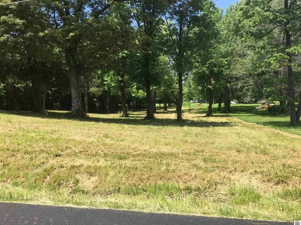 211 Stiles Rd, Paducah, KY 42003