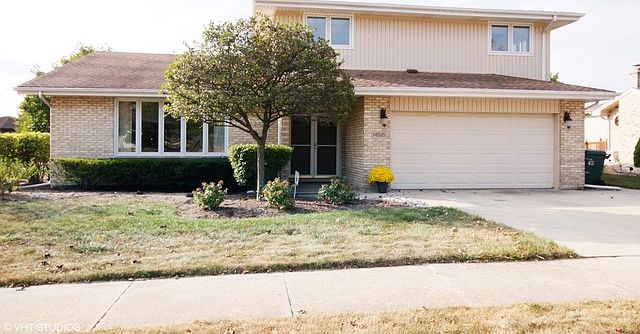 1st image of 14500 Pinewood Dr