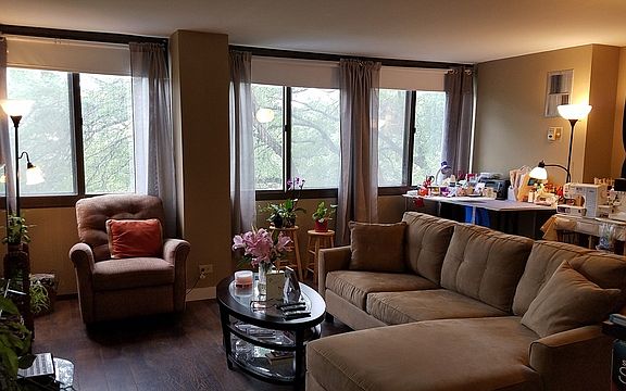 2nd image of 4850 S Lake Park Ave APT 409