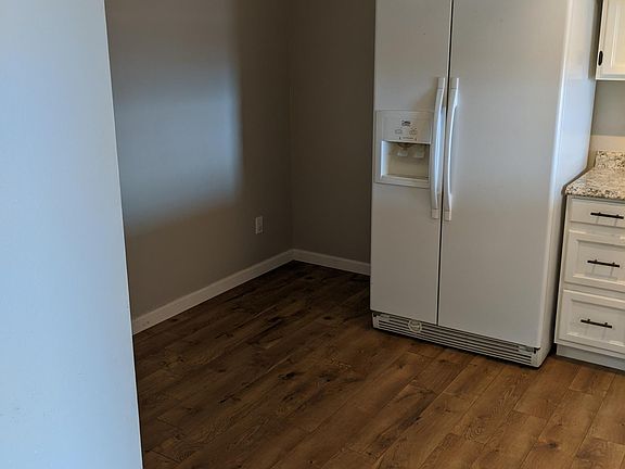 5th image of 7560 Banner Ct