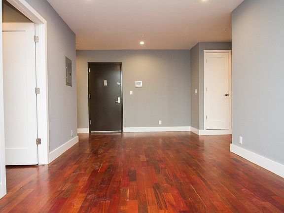 3rd image of 804 Jefferson Ave #1B