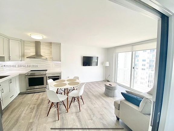 5th image of 401 Ocean Dr APT 910