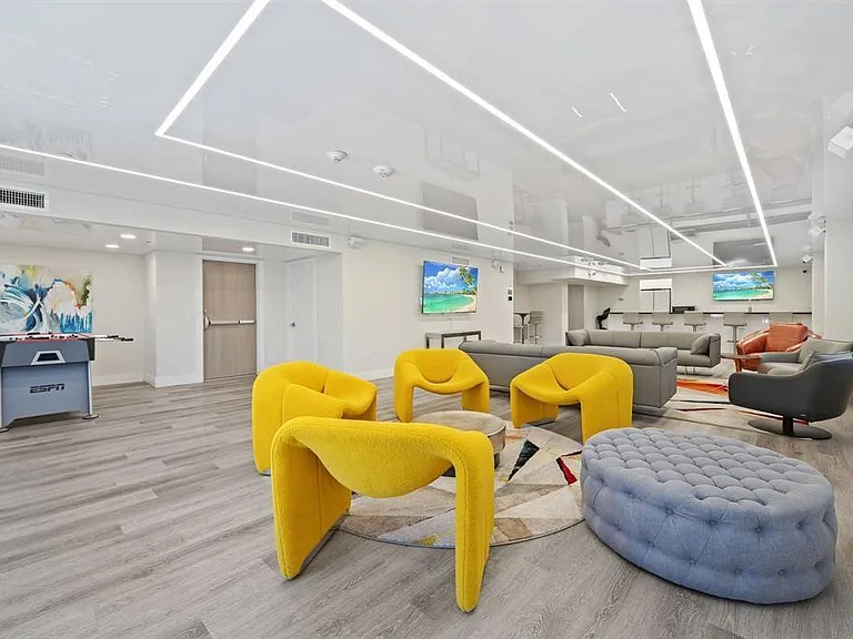 340 Sunset Dr #401 — Photo 23